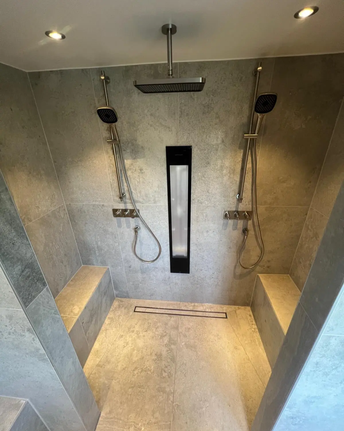 Zolderbadkamer met karakter, na de renovatie